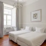 Joivy Downtown City Apartment